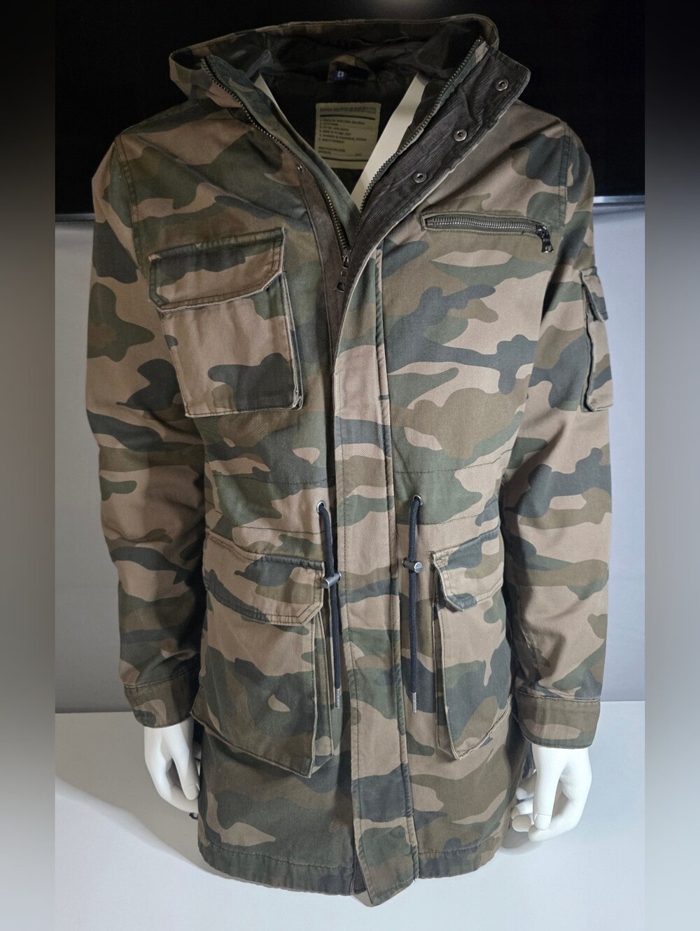 Men's Camouflage Utility Parka Jacket from H&M's Divided line Size Medium